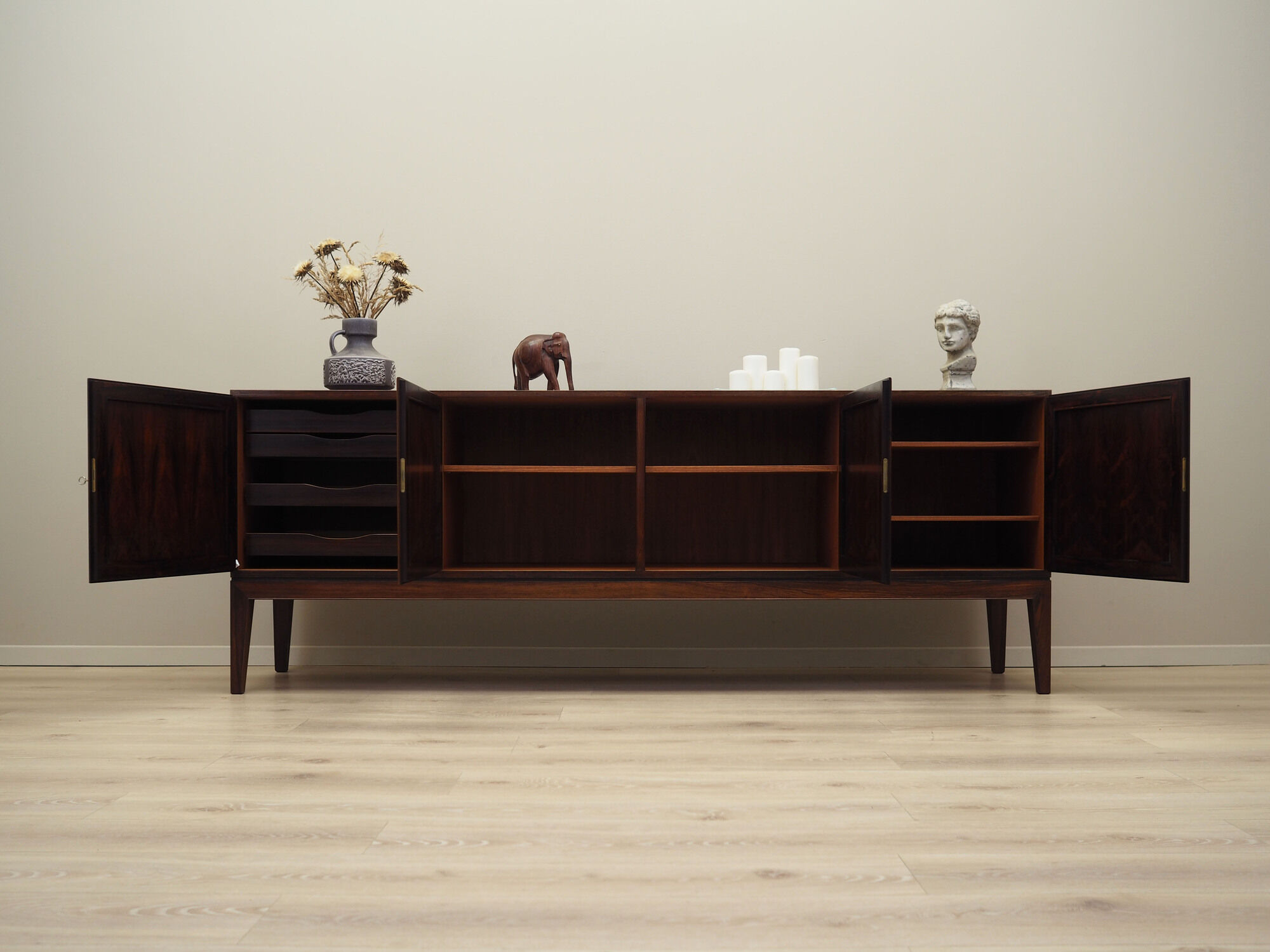 Enfilade en palissandre, design danois, années 1960, designer: Severin Hansen, production: Haslev Møbelsnedkeri