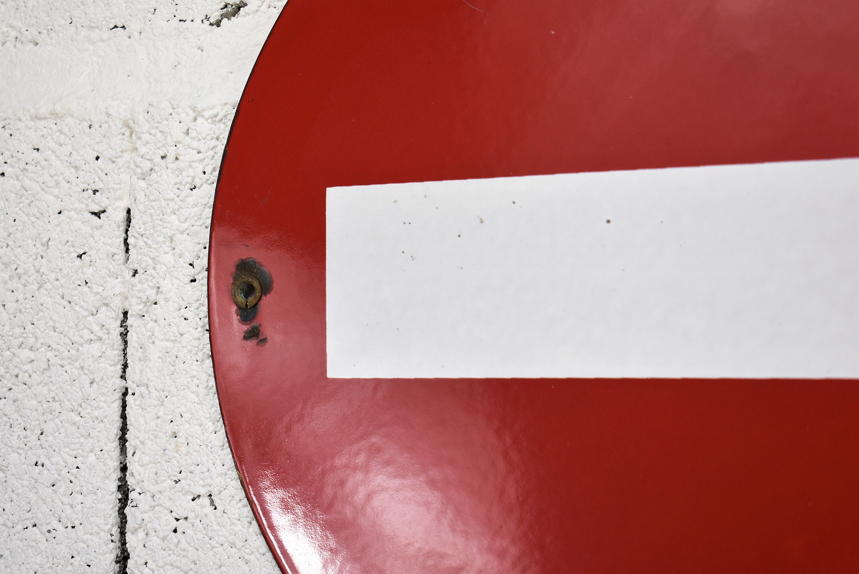 Enamelled forbidden direction panel