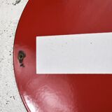 Enamelled forbidden direction panel