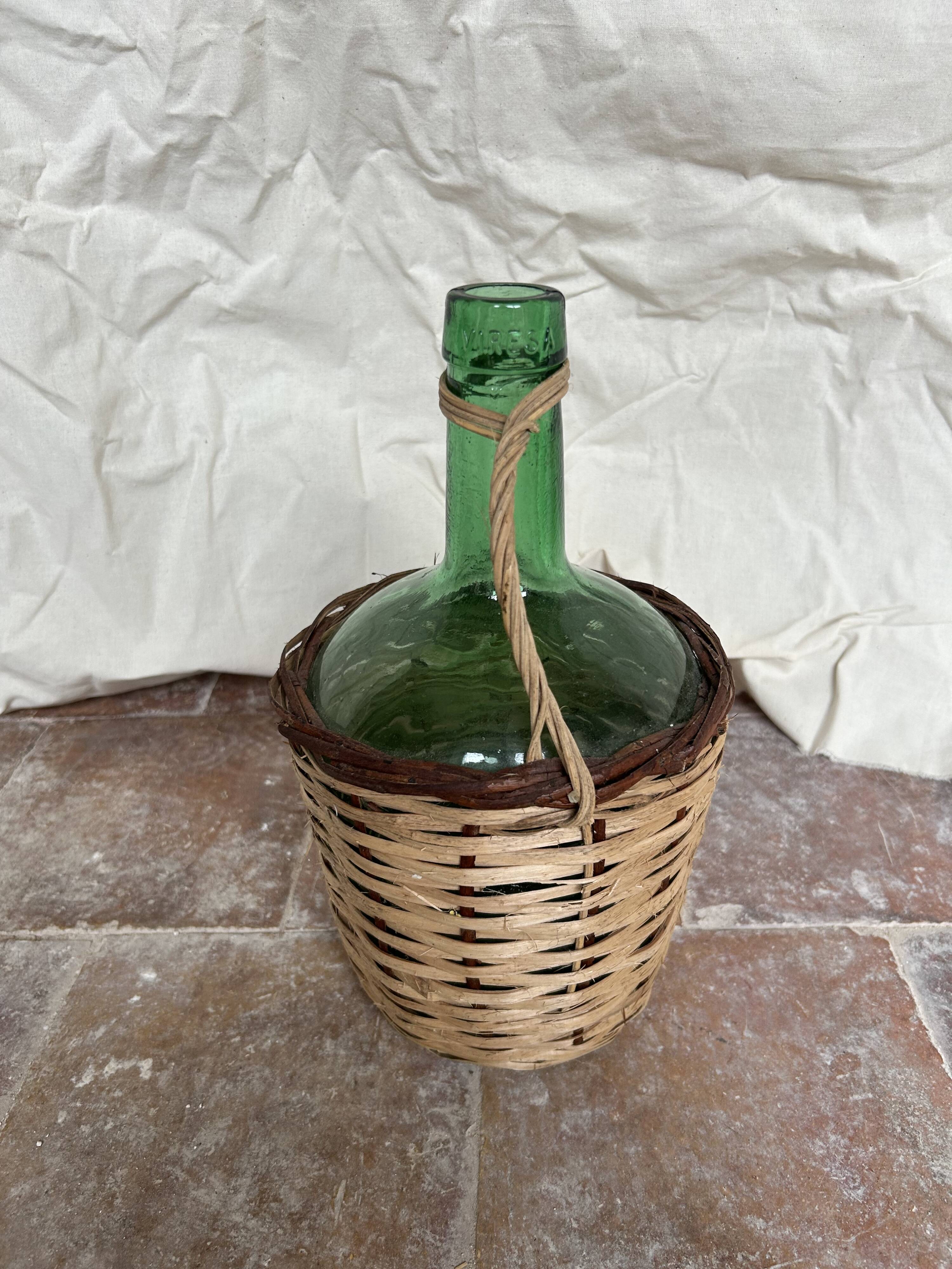 Damn Jeanne surrounded by willow.