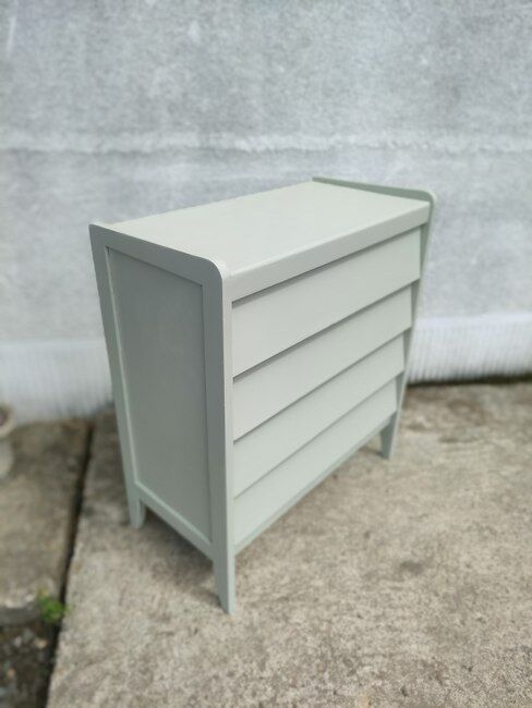 Commode vintage
