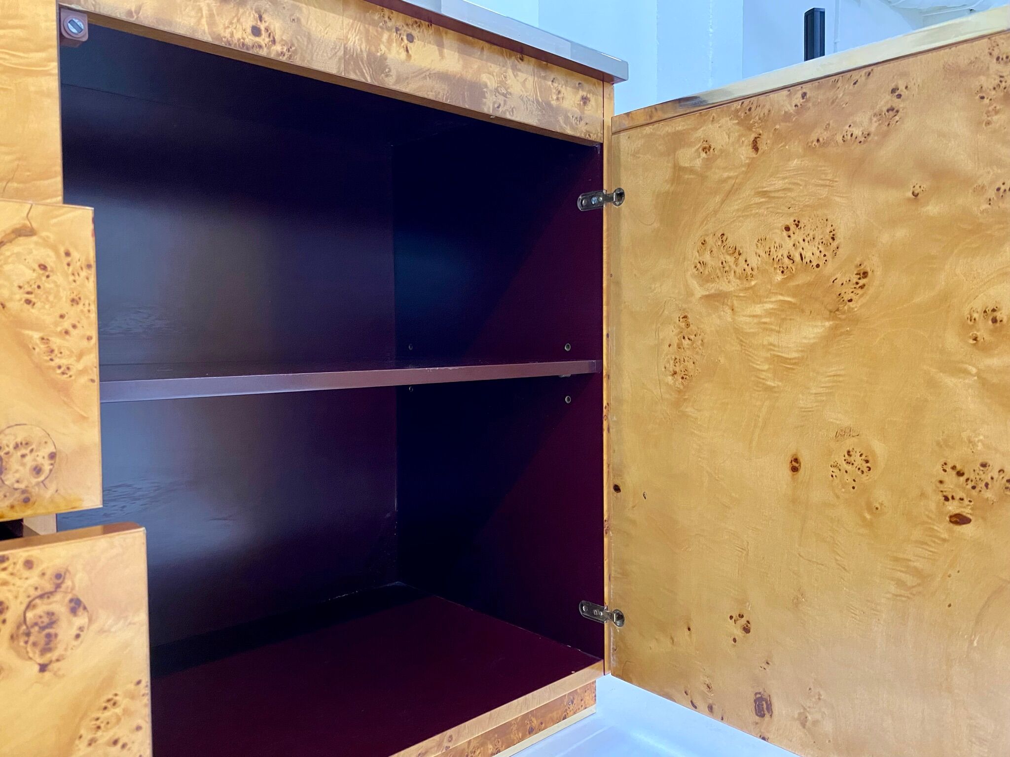 Enfilade loupe d'elm and brass 1970s