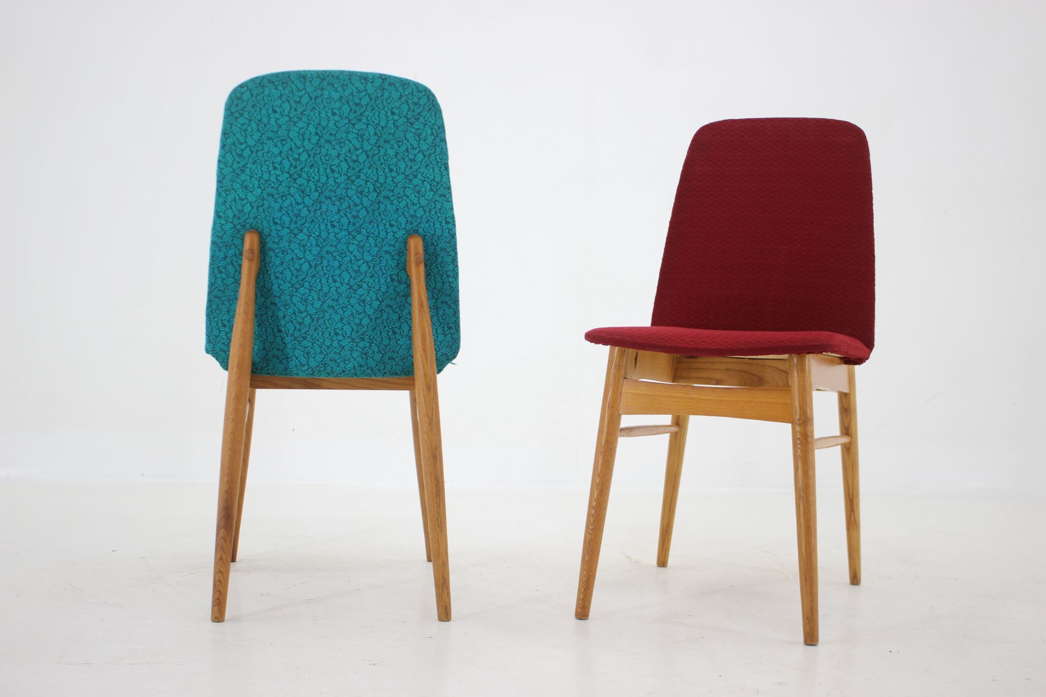 Ensemble de 6 chaises de salle à manger en frêne des années 1960, Tchécoslovaquie