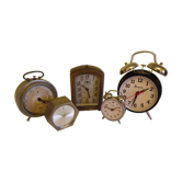 Lot of 5 old alarm clocks