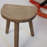 Half-moon farm stool