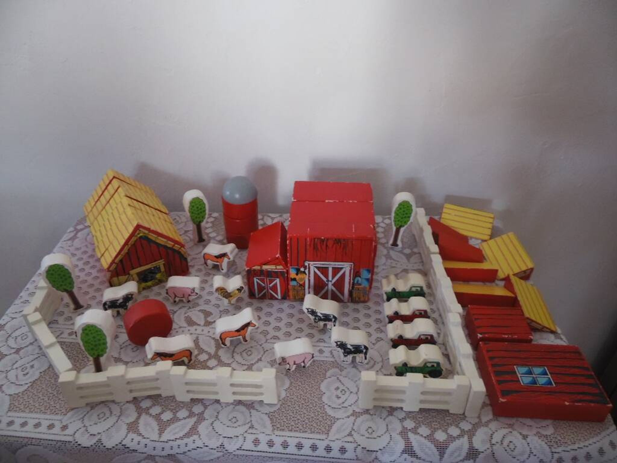 Large wooden toy set about the world of the farm