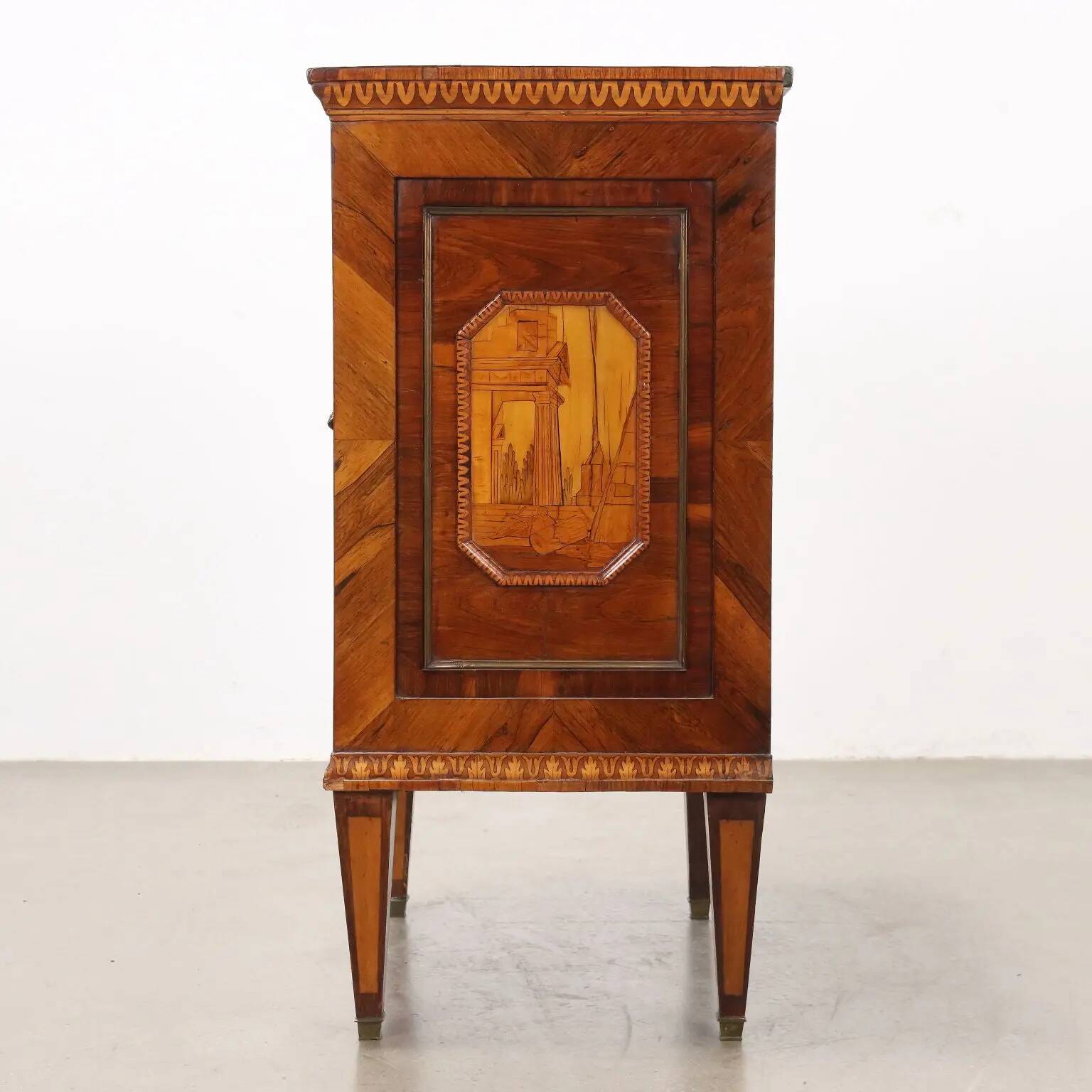 Antique neoclassical bedside table in maple, Italy, 18th century.
