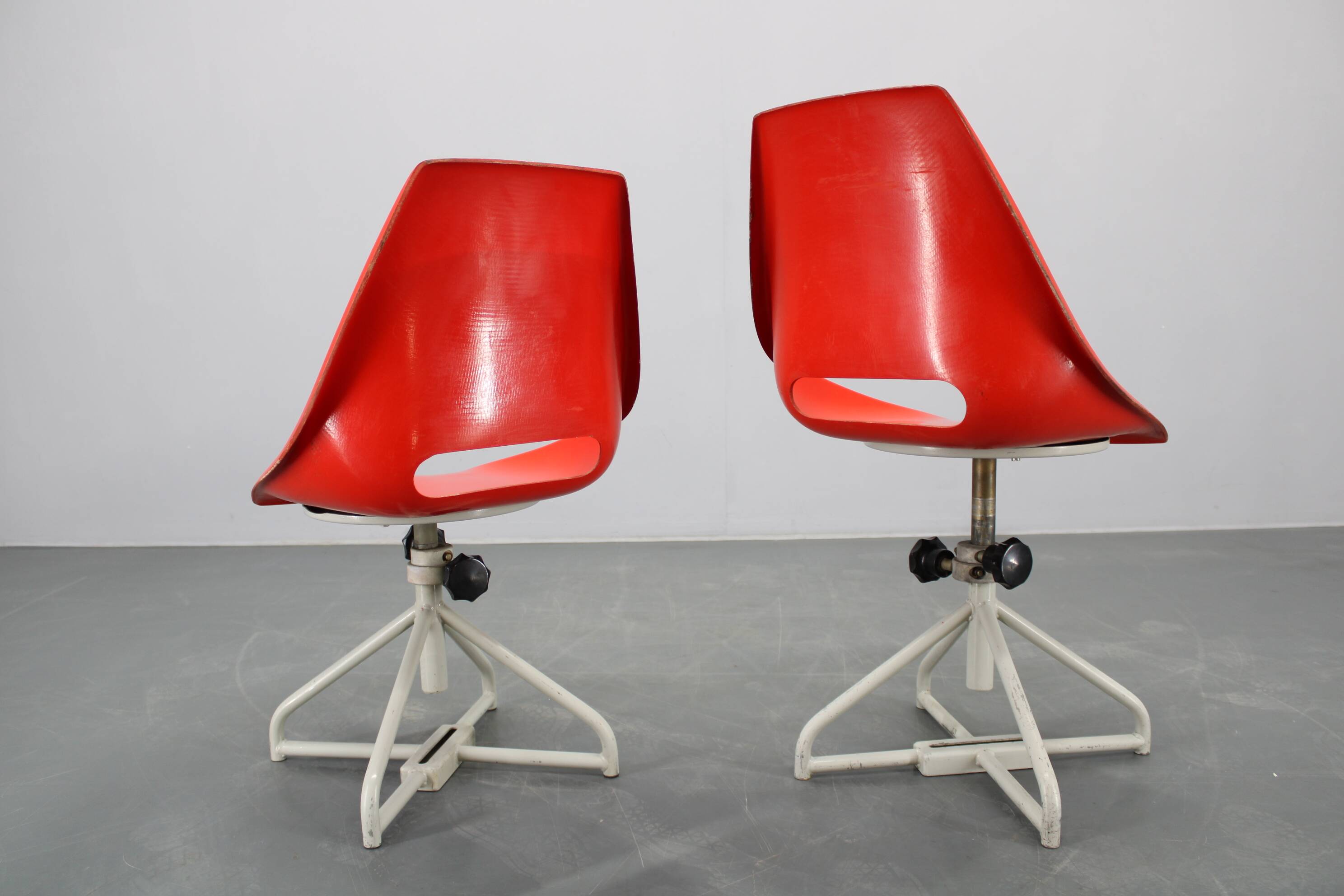 1960s Miroslav Navratil Set of Eight Fiberglass Chairs for Vertex, Czechosl