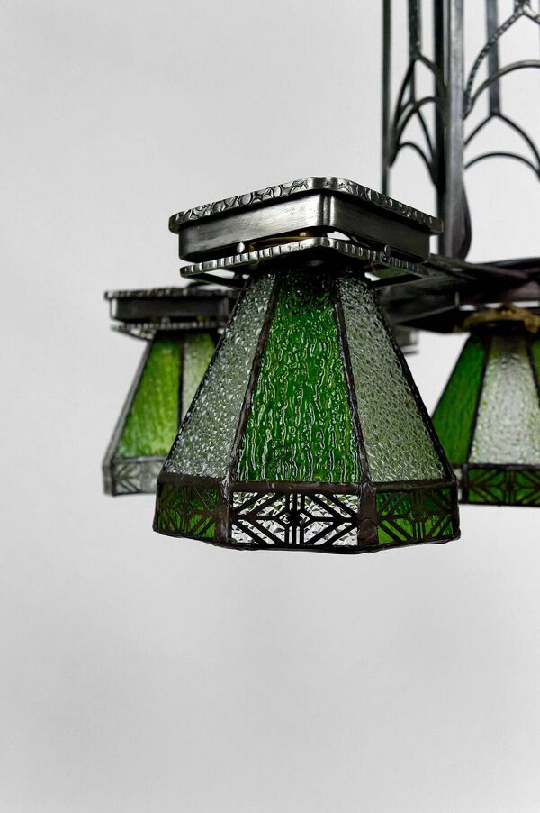 Important lustre en fer forgé, Art Deco Gothique, France, Circa 1920