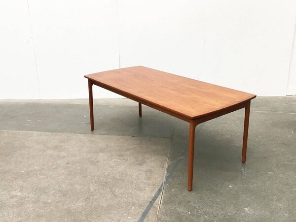 Table basse en teck danoise du milieu du siècle par Ole Wanscher pour Poul Jeppesens Møbelfabrik