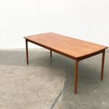 Mid-century teak coffee table by Ole Wanscher for Poul Jeppesens Møbelfabrik.