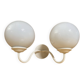 Double Minimalist Opaline Ball Wall Light + White Metal Support 80