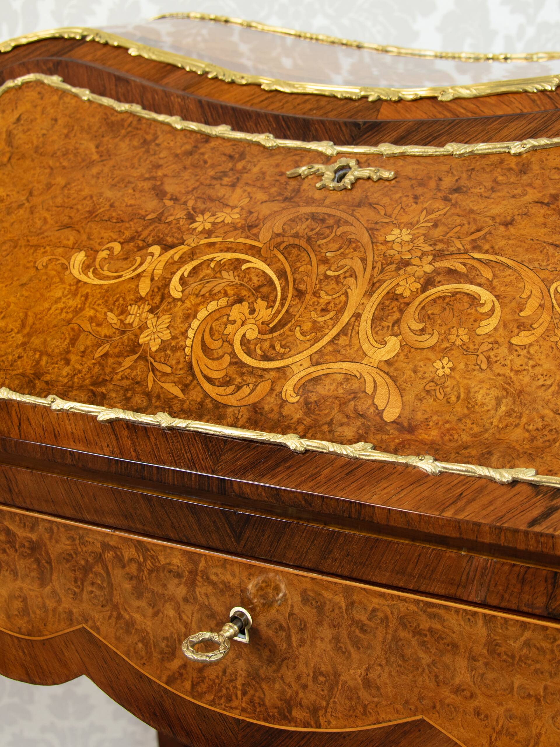 Secretary Bonheur du Jour Louis XV in rosewood and walnut 1870-1900