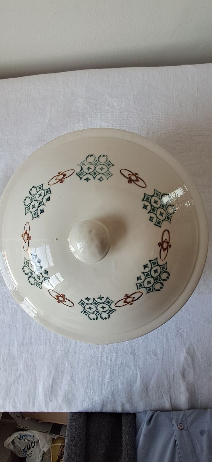 St Uze soup tureen from the 1930s.