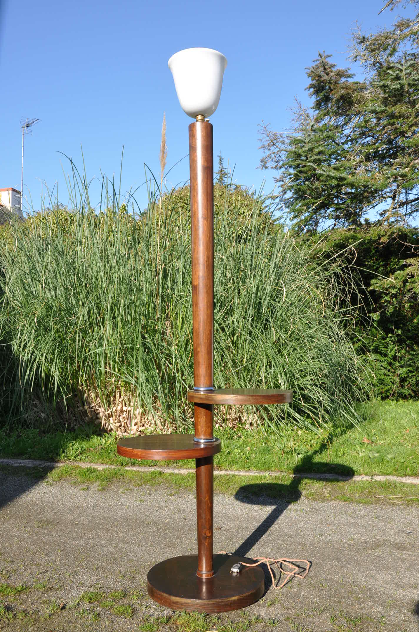 Art deco lamppost