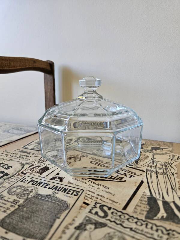 Bonbonniere, sugar bowl Arcoroc