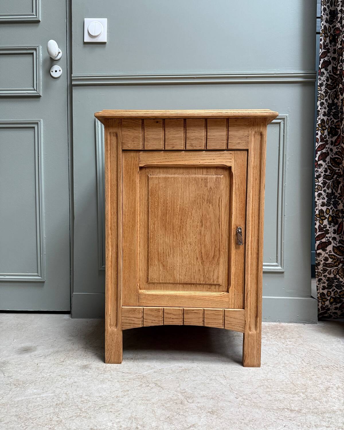 Small Art Deco jam cabinet in oak (renovated)