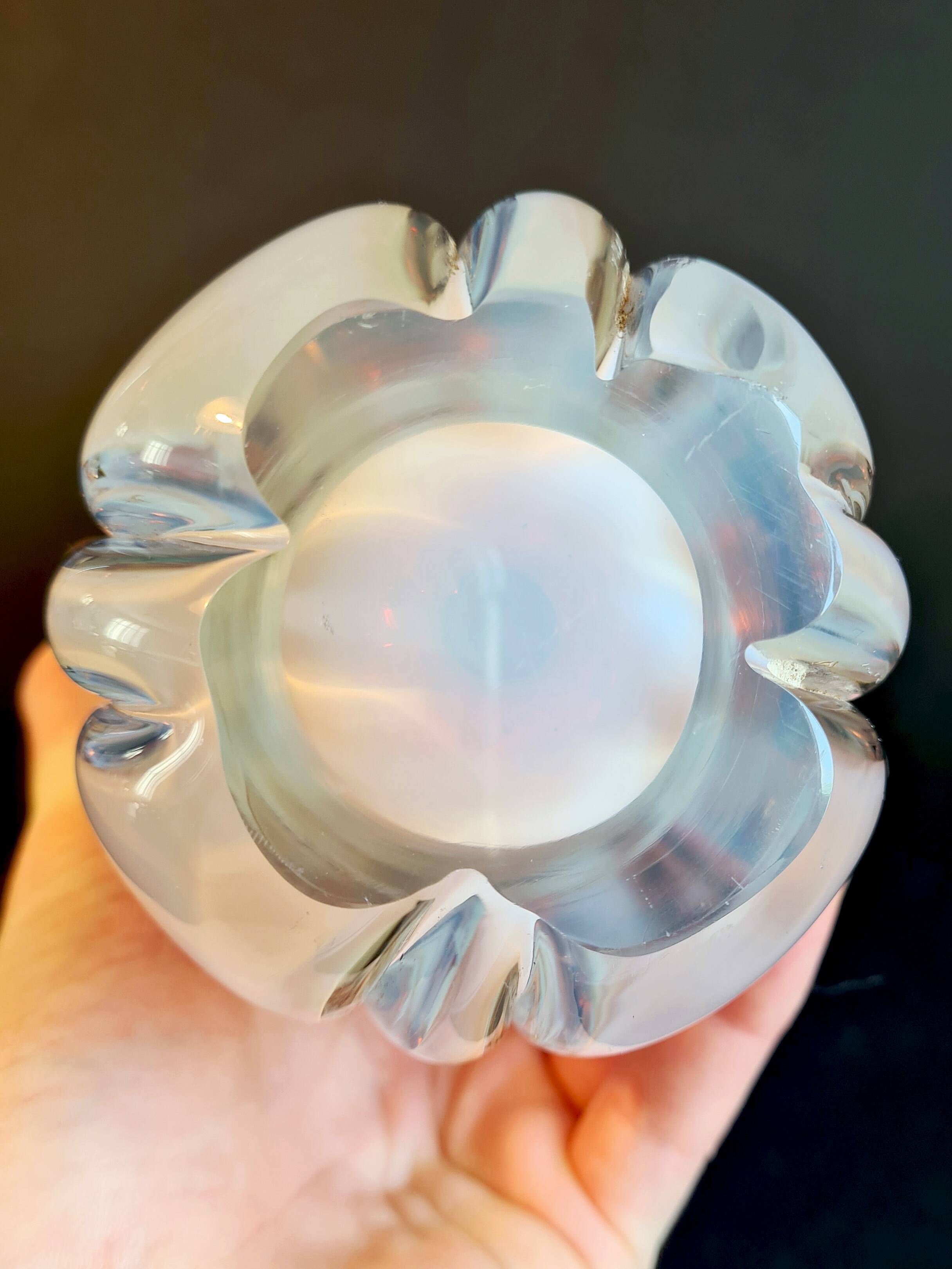 “Fleur Opaline” vase in glass