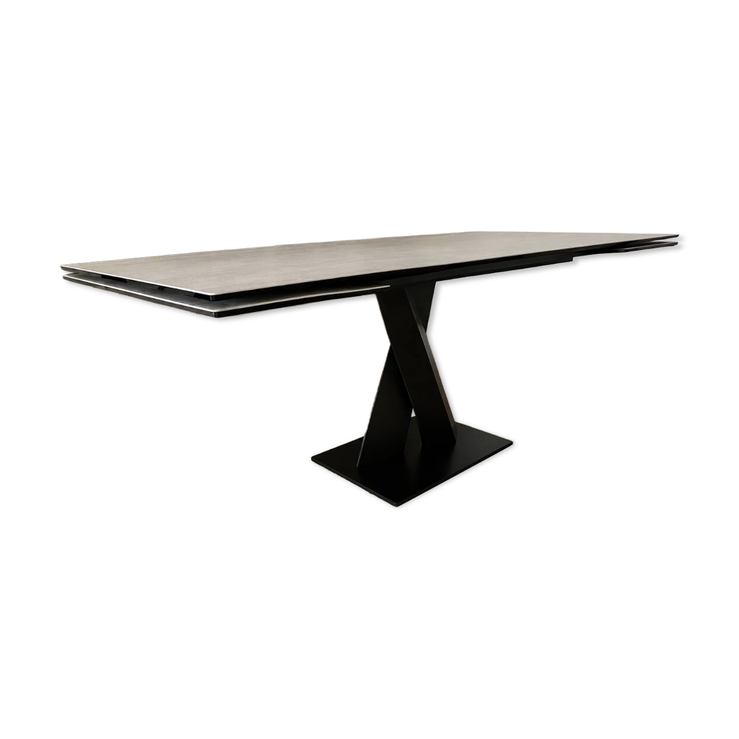 Dining table Axel – Roche Bobois – design by Yoshiharu Hatano