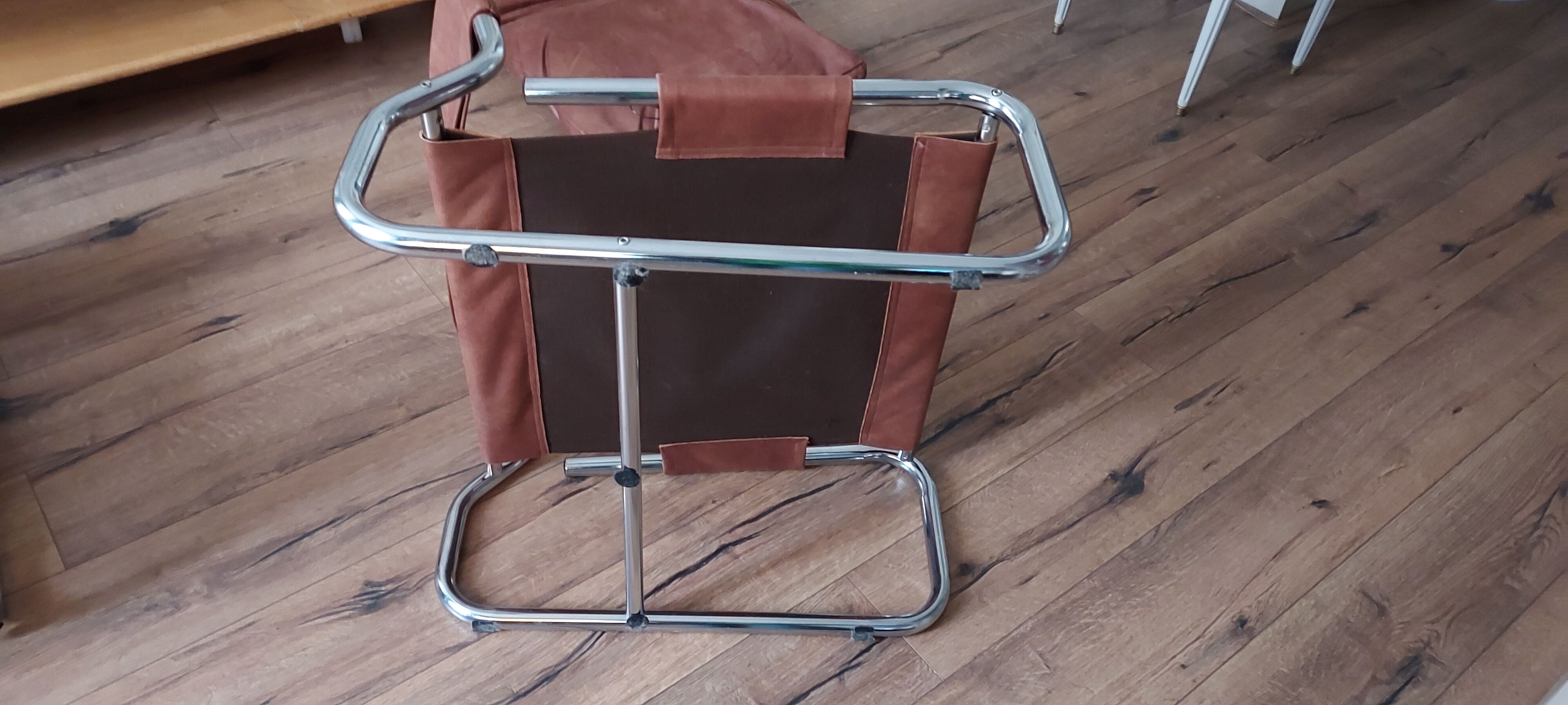 Paire de fauteuils design années 70/80