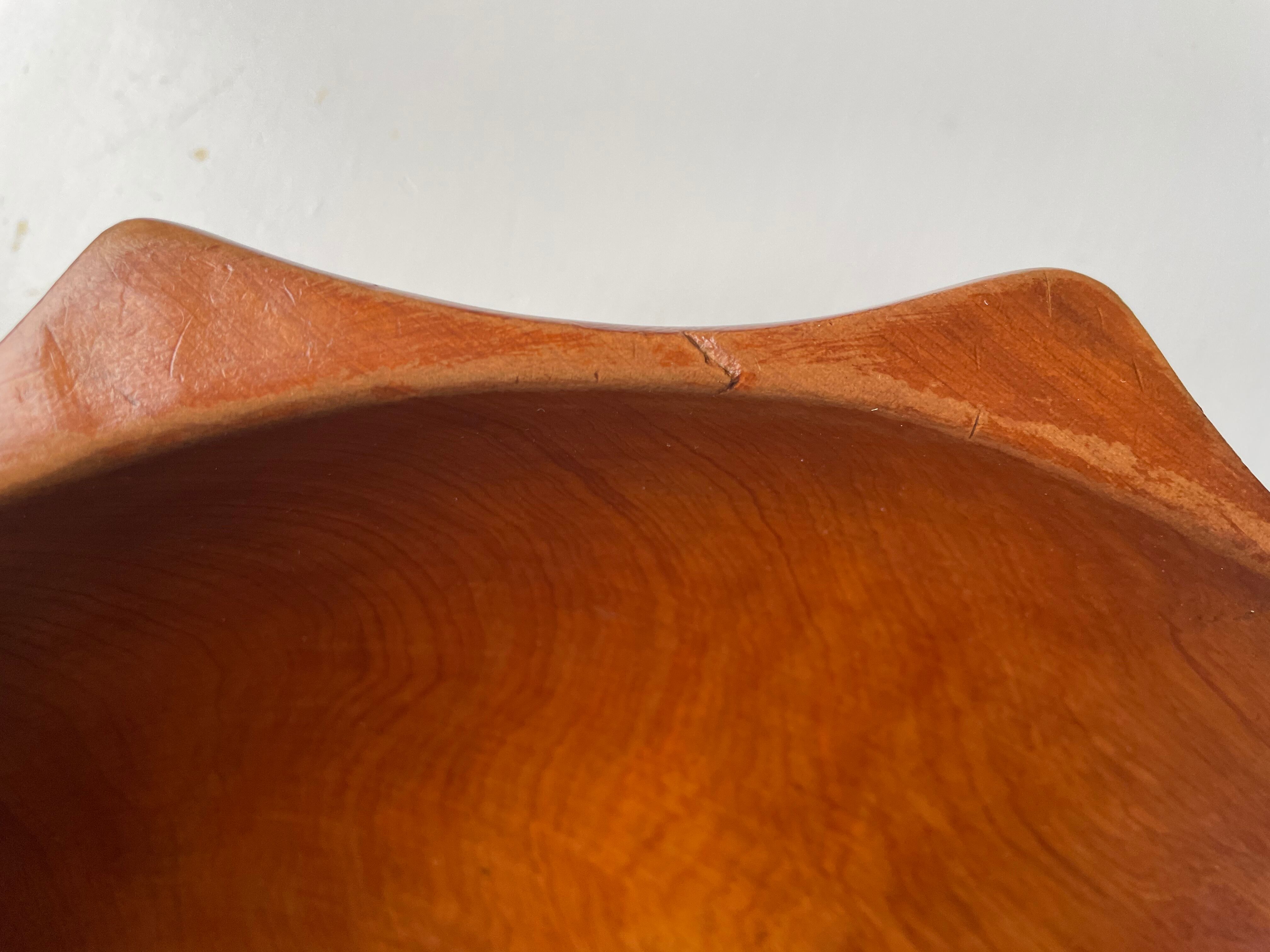 Coupe à fruits en bois biseauté