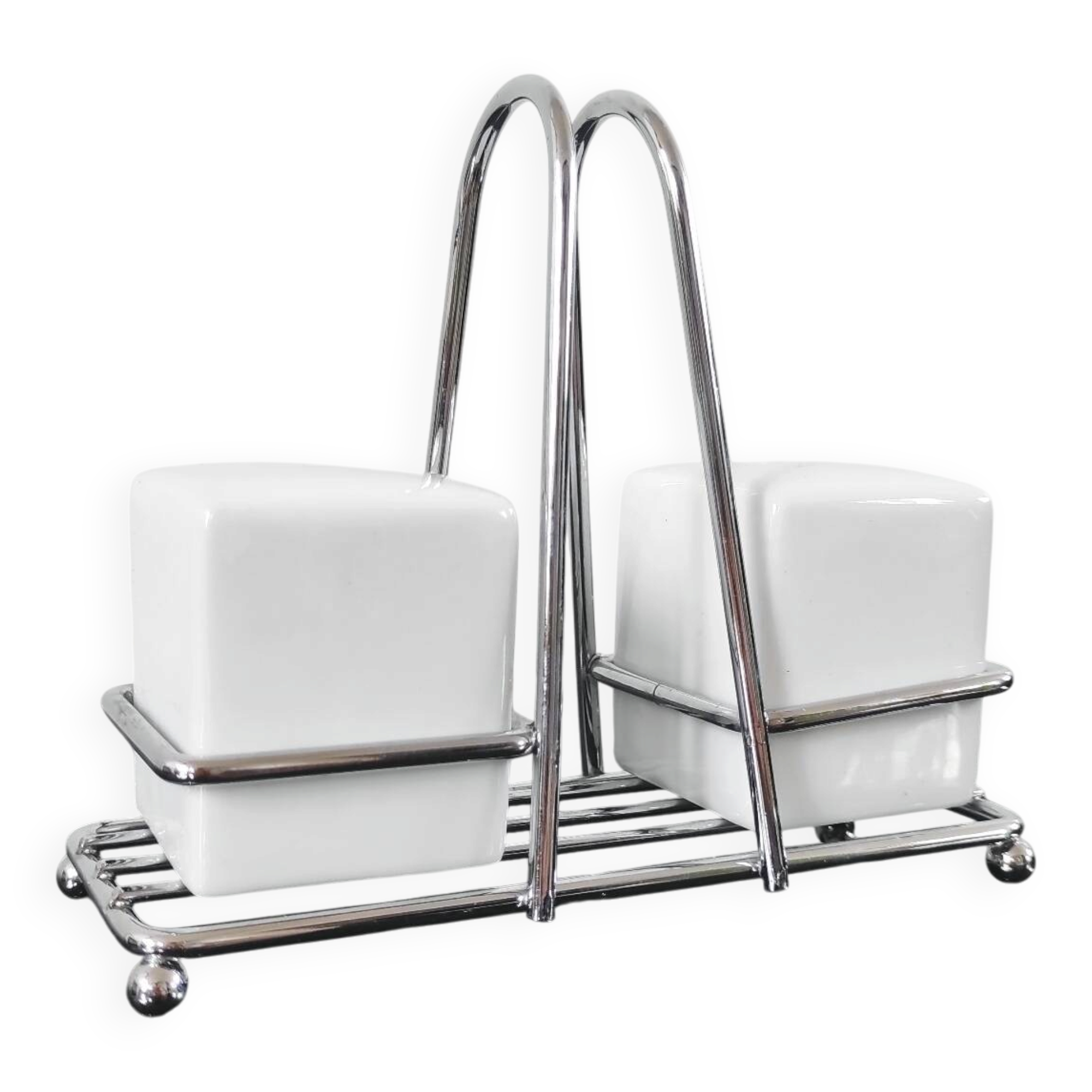 Vintage salt and pepper set – White ceramic and chrome metal
