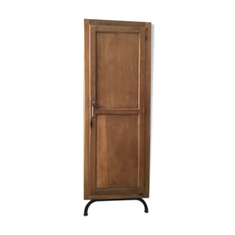 Boarding locker room cabinet