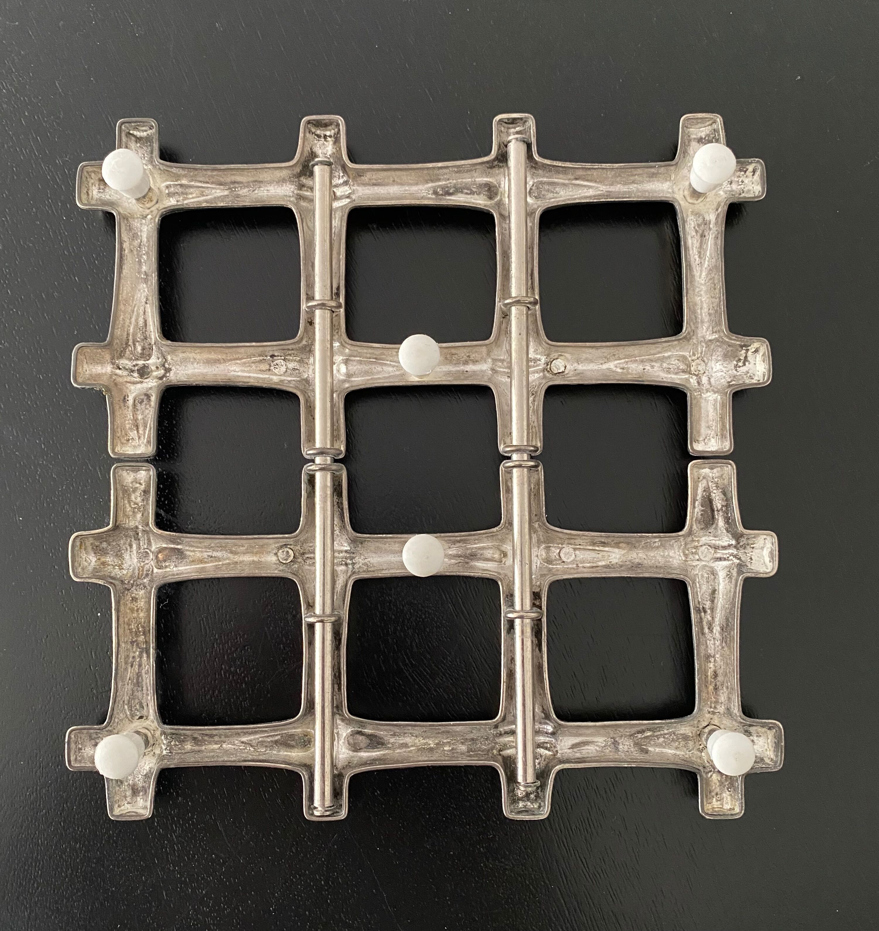 1 extendable bamboo metal shaped flat bottom