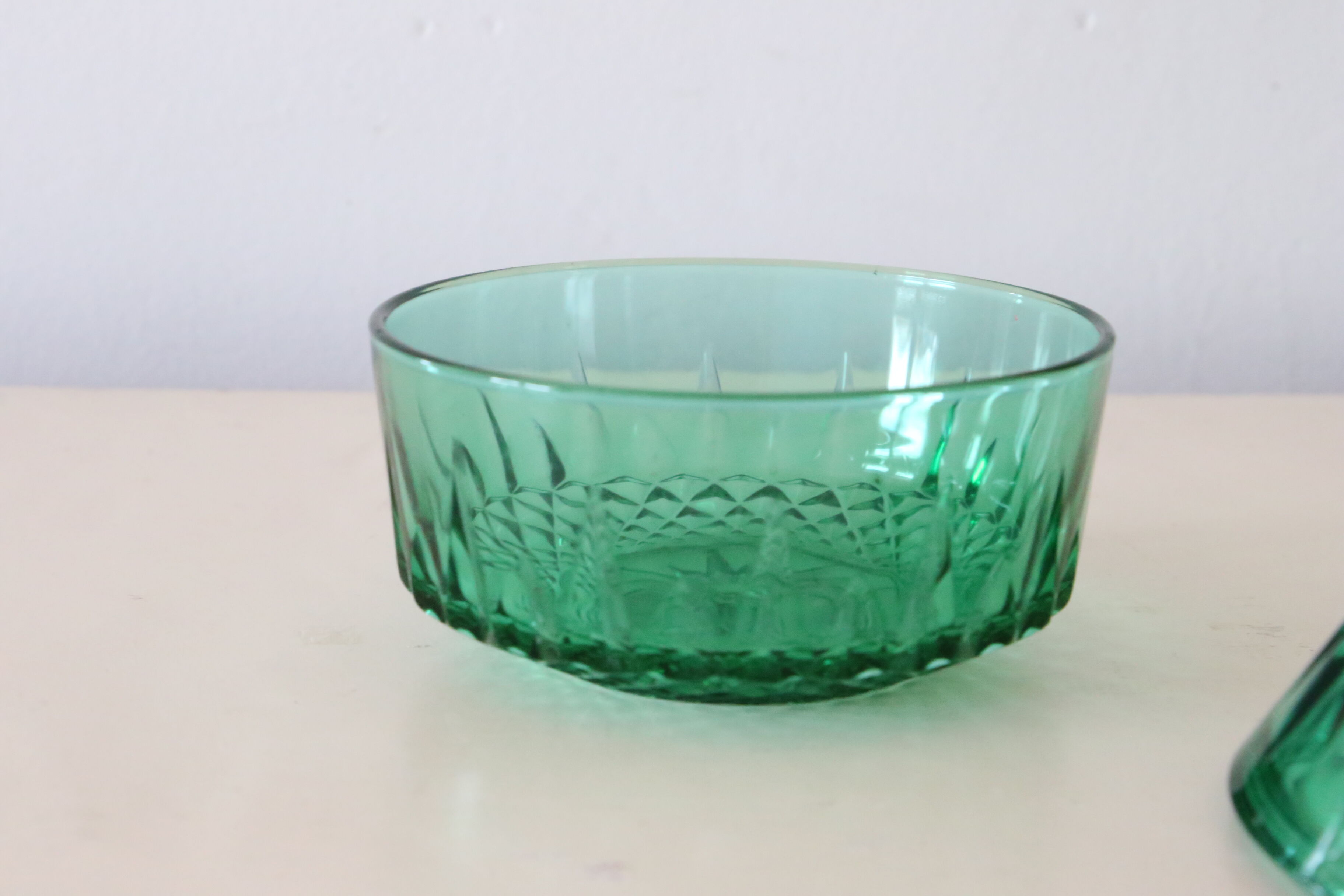 Bonbonnière en verre vert
