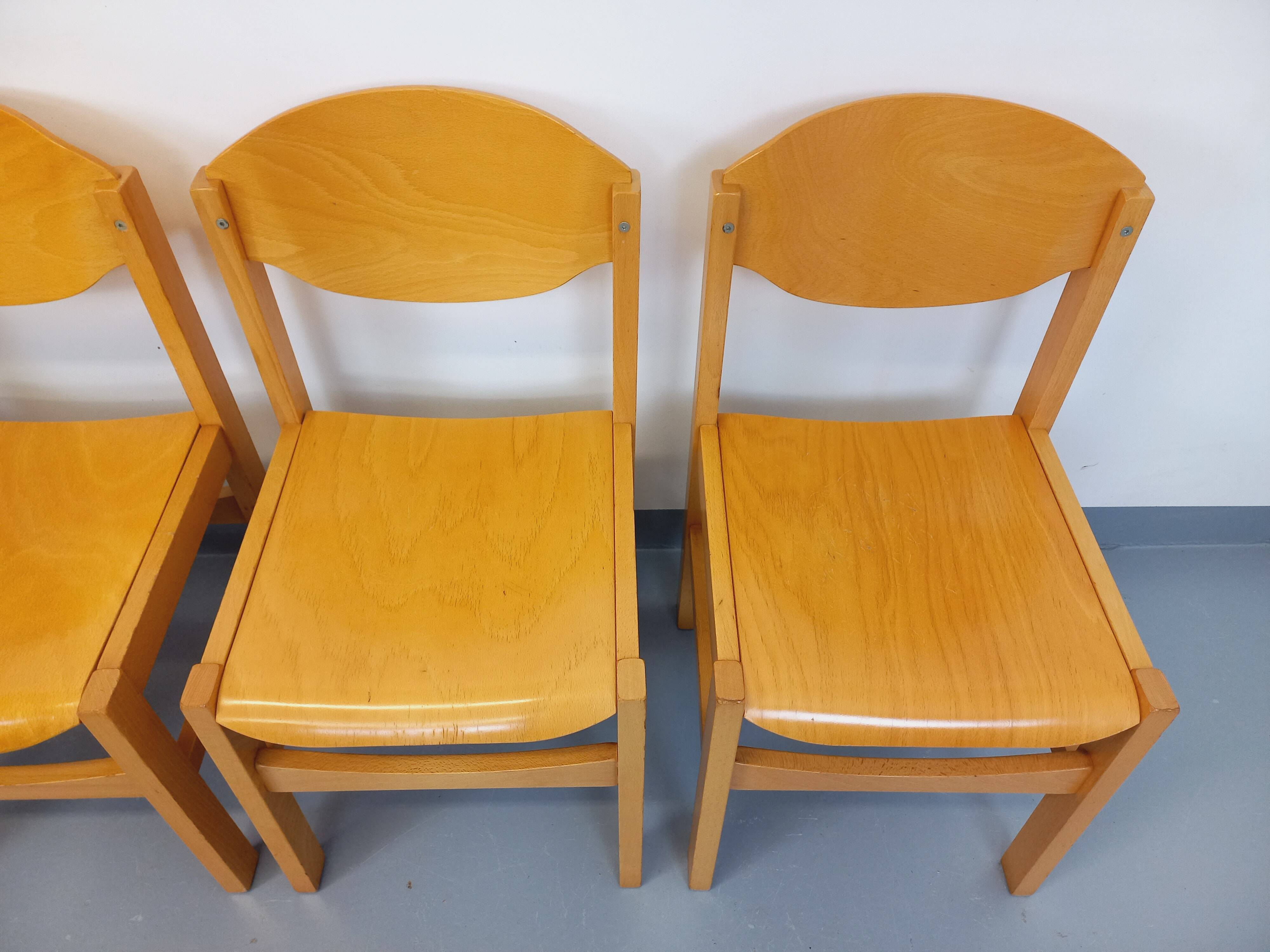 Set of 4 minimalist vintage beechwood chairs from the 80s