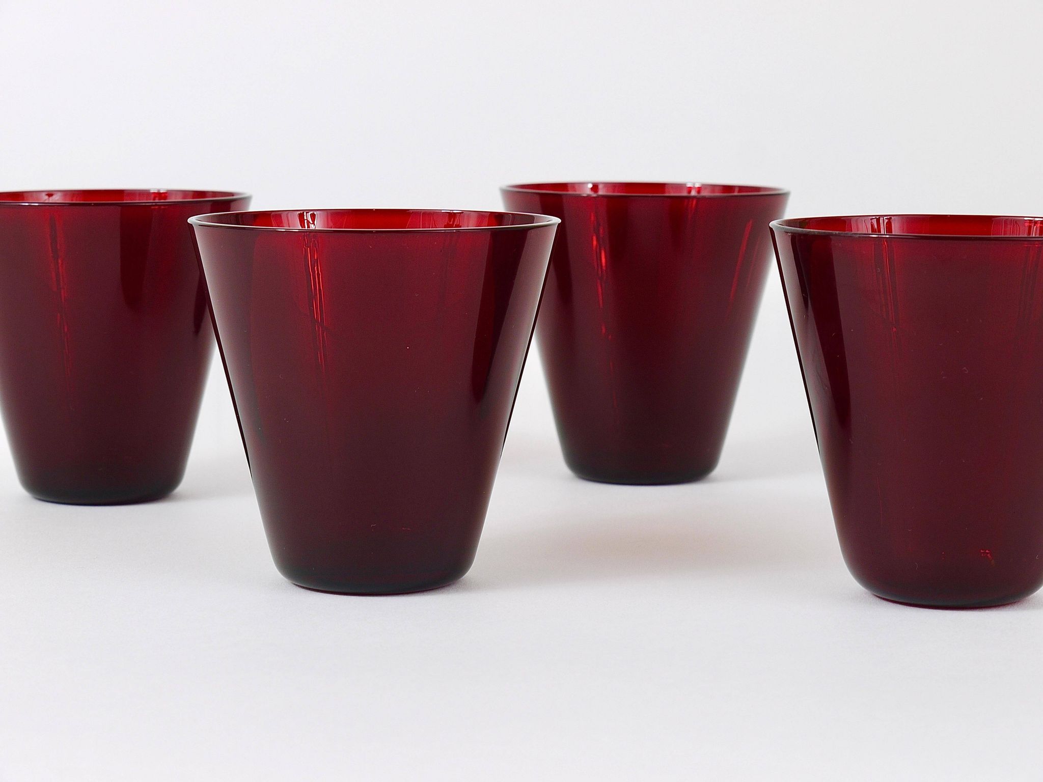 Four Kartio drinking glasses by Kaj Franck, mid-century style, from Nuutajärvi Nottsjö, Finland.