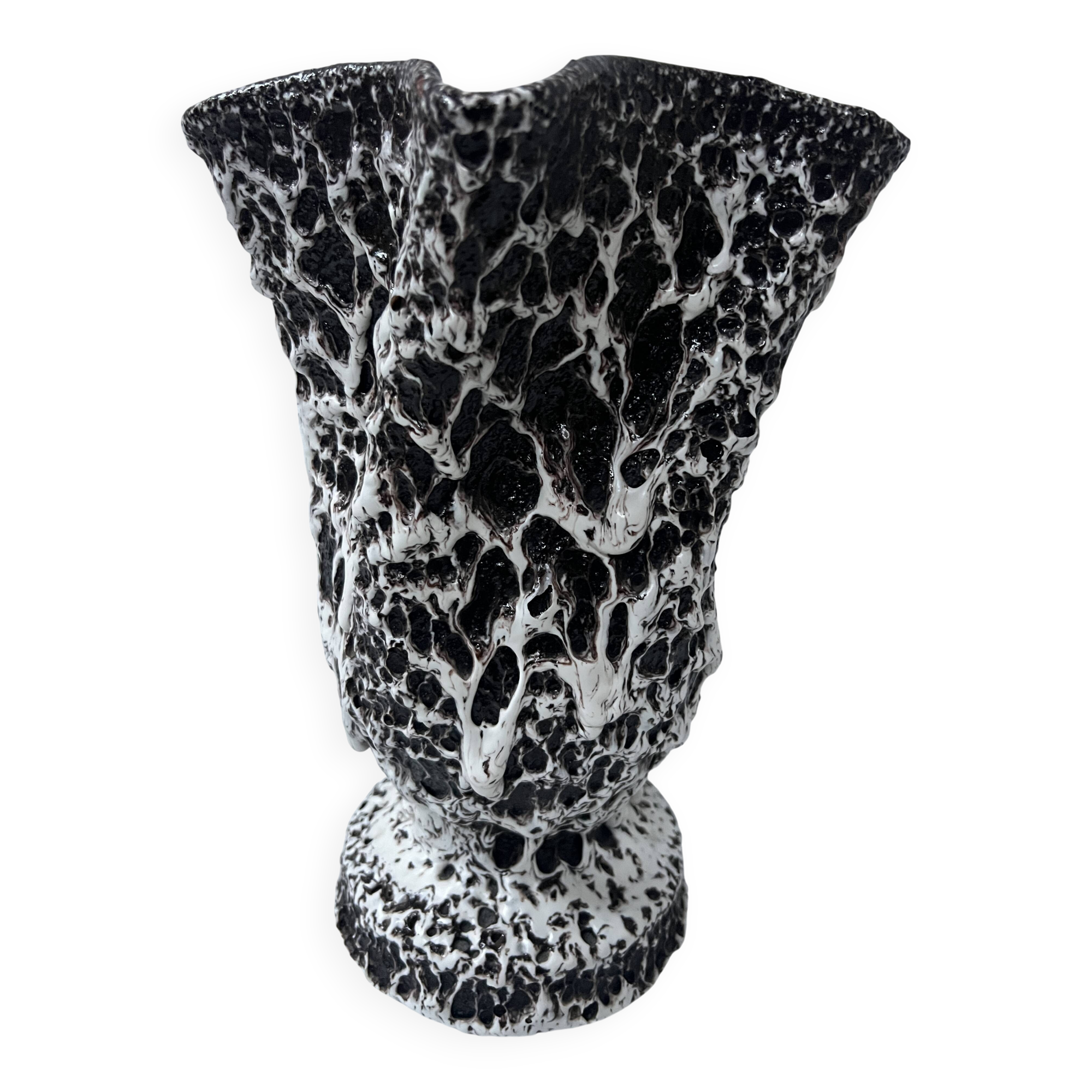 "Marius GIUGE Vallauris" Vase on pedestal with lava decoration 20th century
