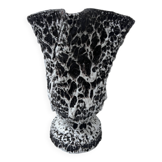 "Marius GIUGE Vallauris" Vase on pedestal with lava decoration 20th century