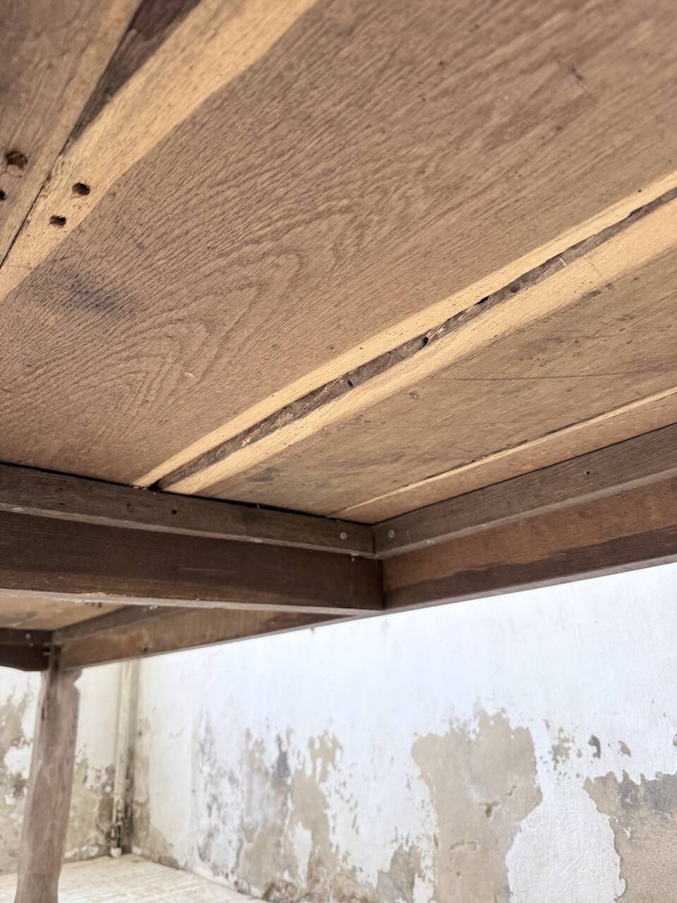 XL farmhouse table in solid oak, brutalist style, 20th century.