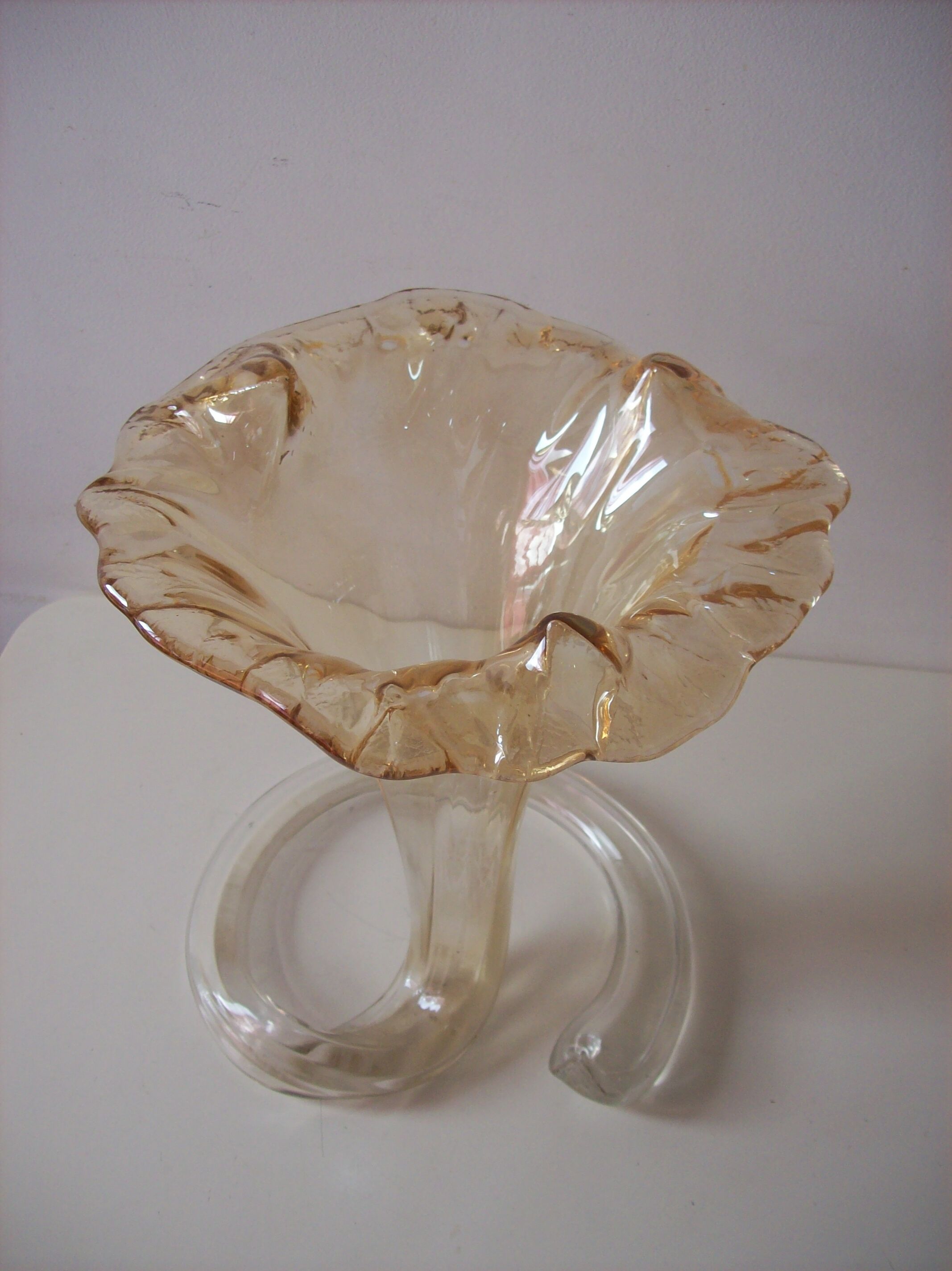Murano blown glass corolla vase