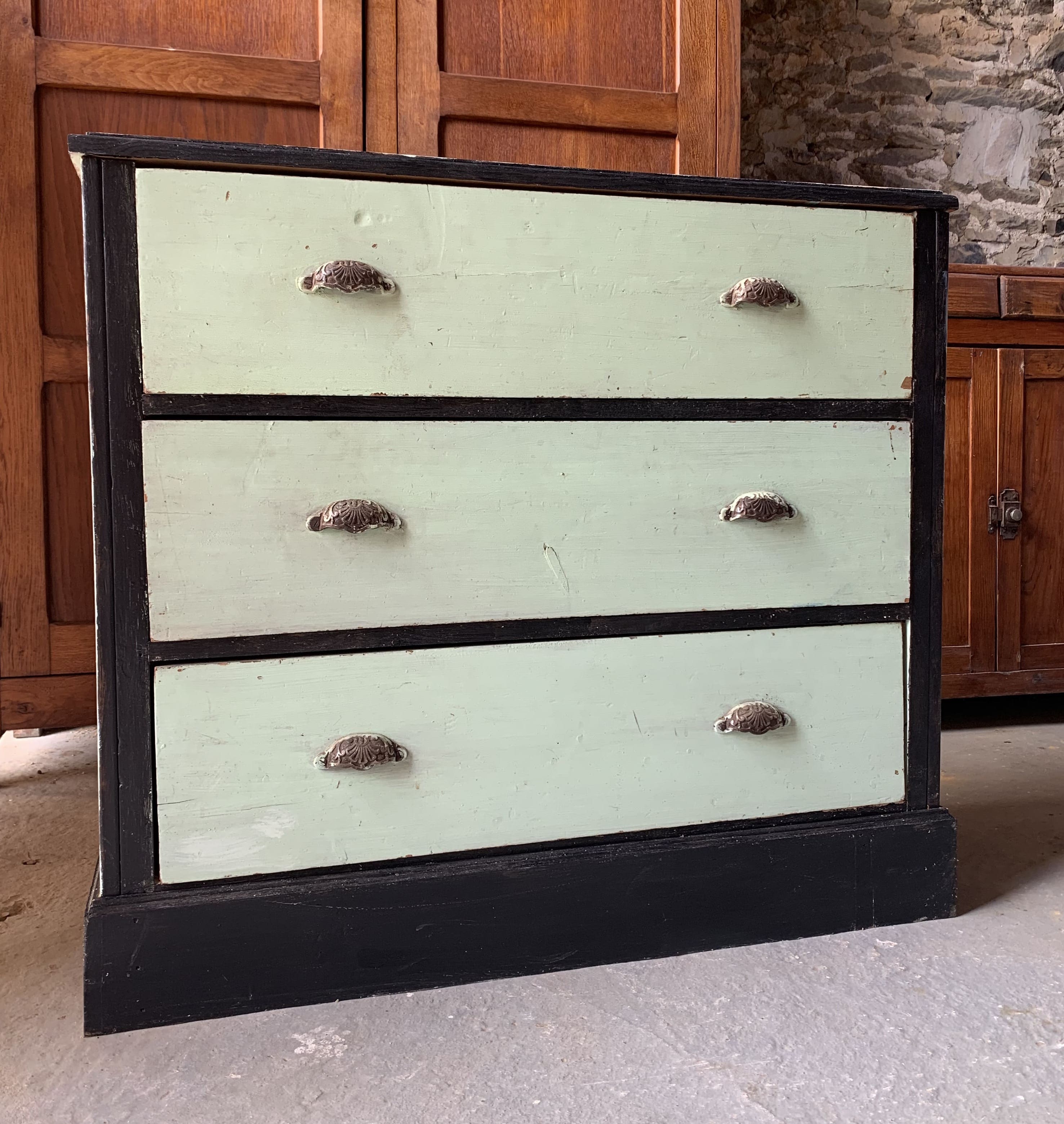 Green chest of drawers 3 drawers