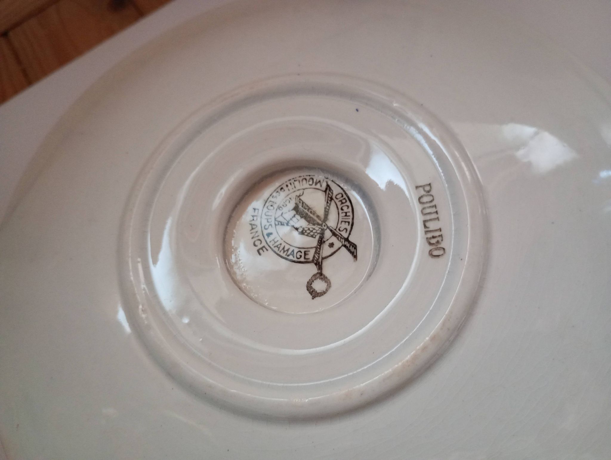 Porcelain sauce boat Moulin des Loups Orchies