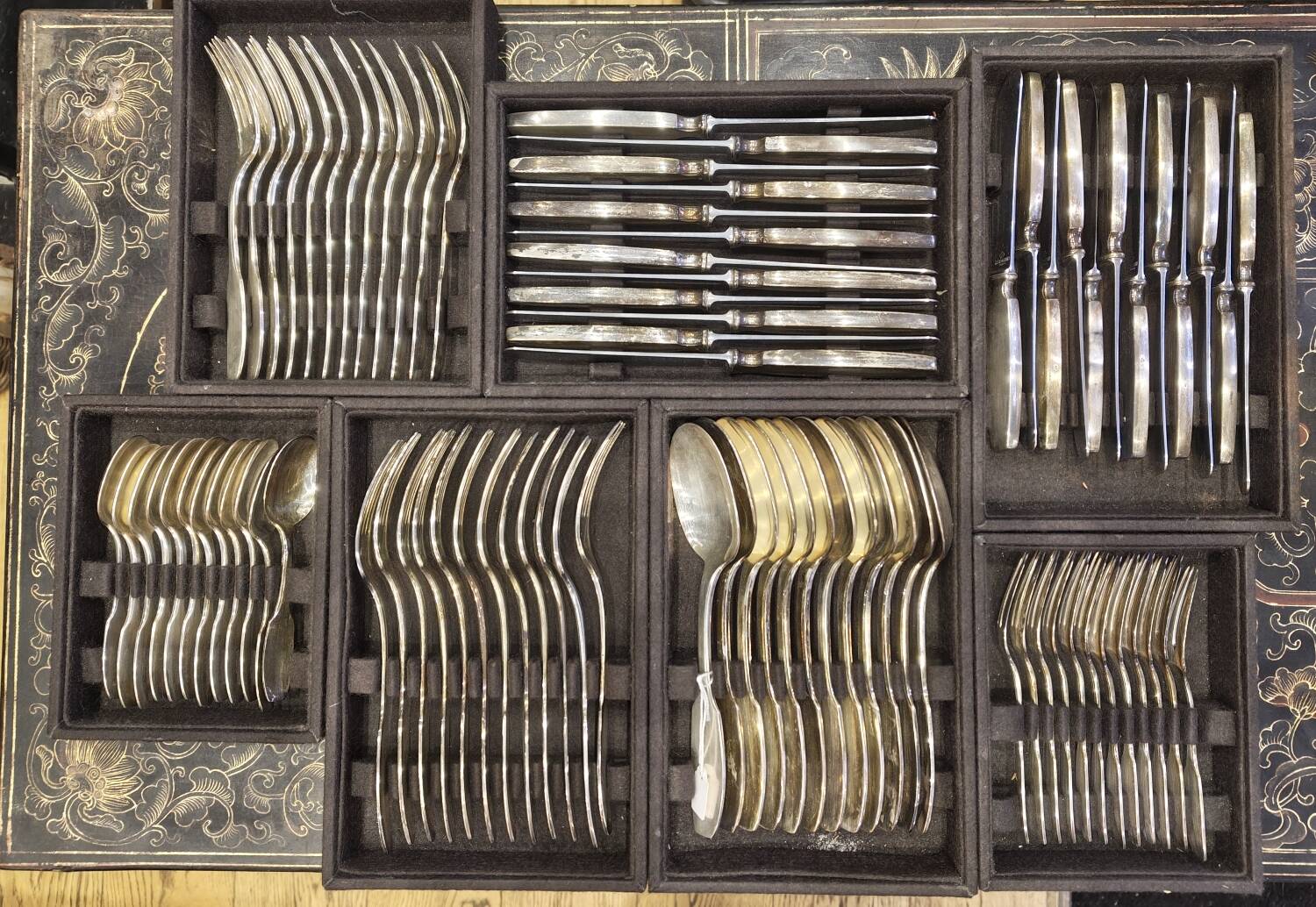 Service 84 piece by the Master Goldsmith Ravinet d'Enfer, model "President"
