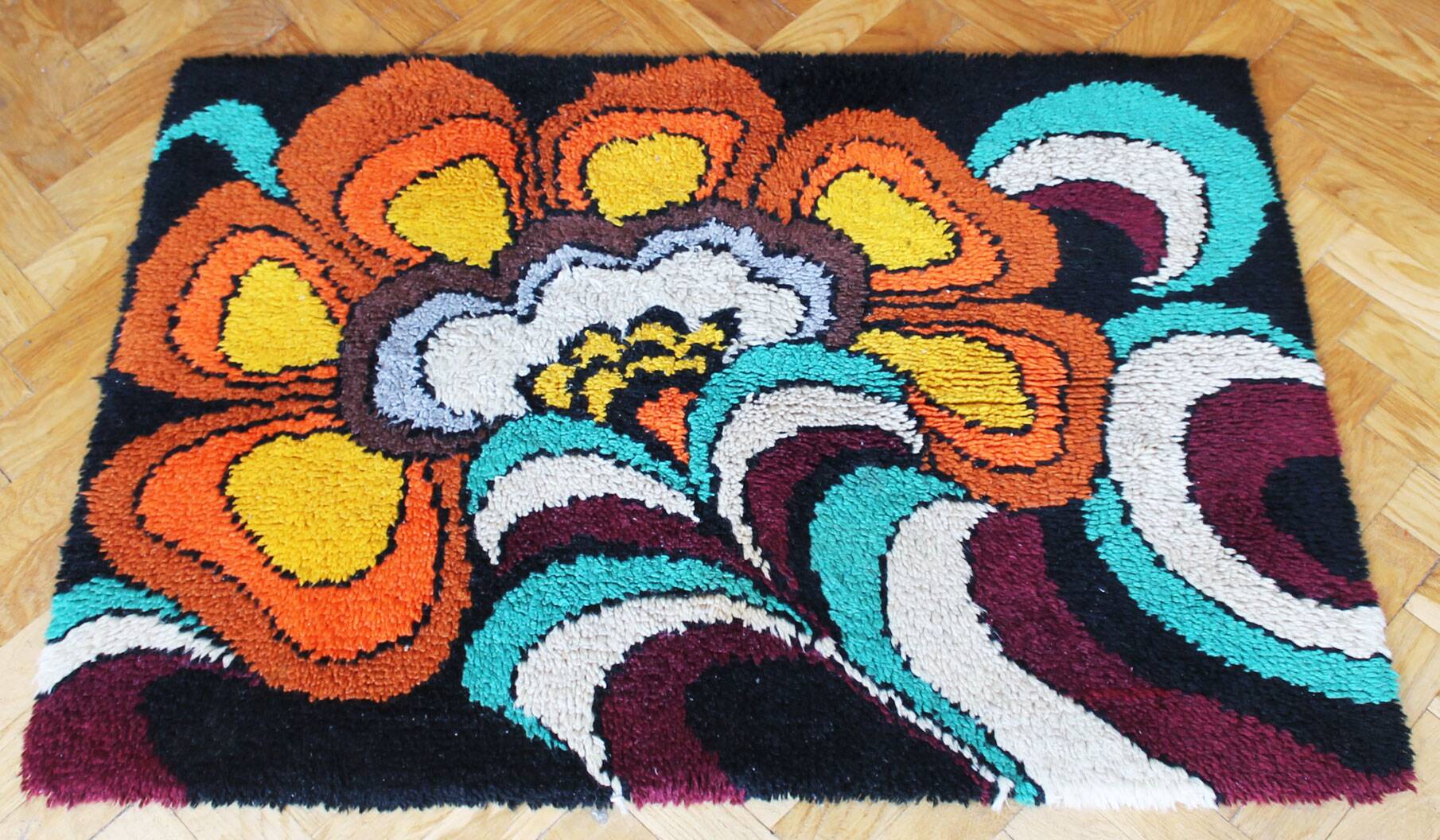 1970s German Wool Rug with Pop-Art Floral Pattern