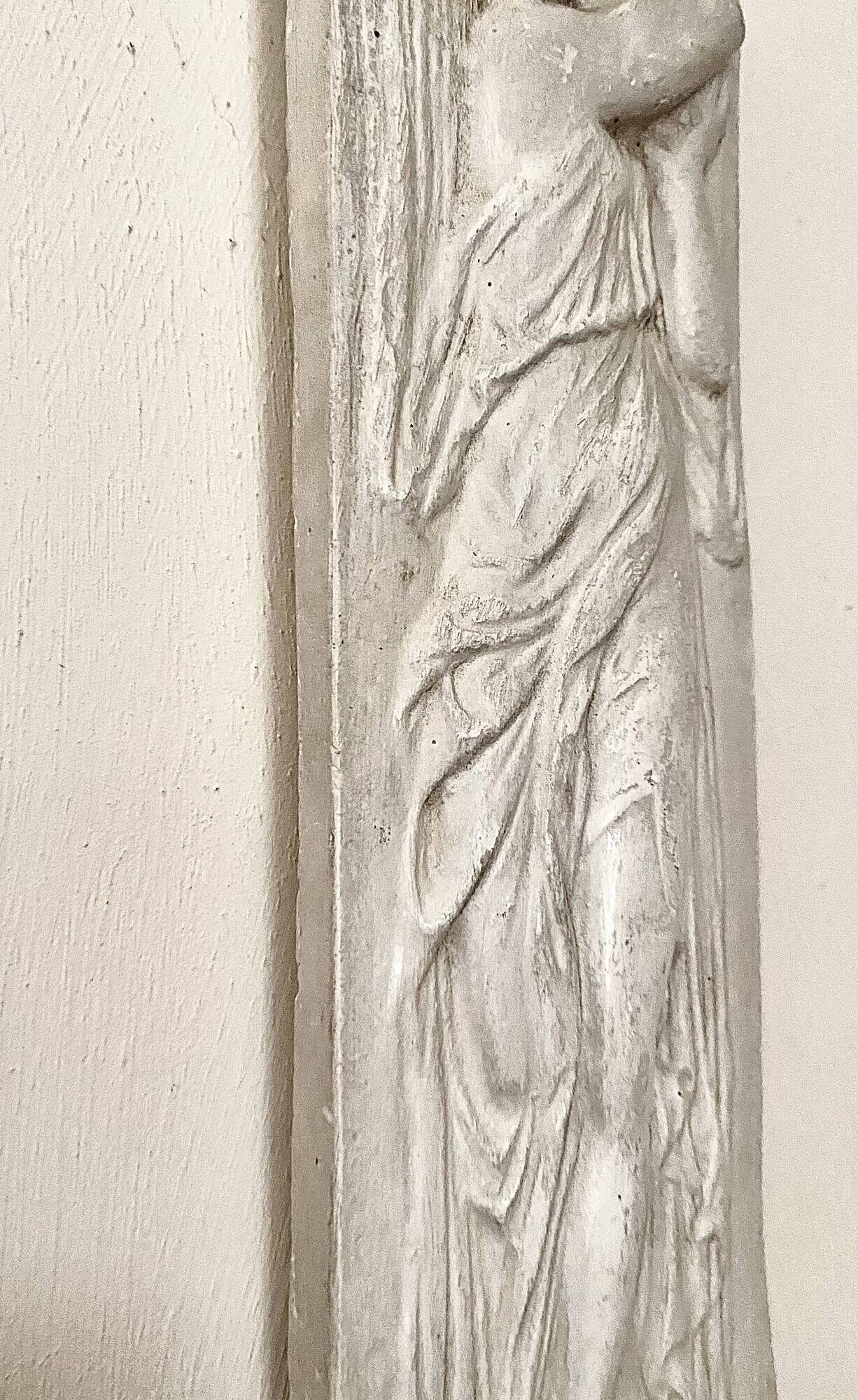 Moule en plâtre, « porteuse d’eau » de Jean Goujon