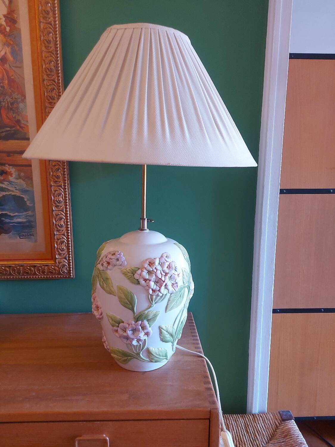 Slush lamp, hydrangea bouquet