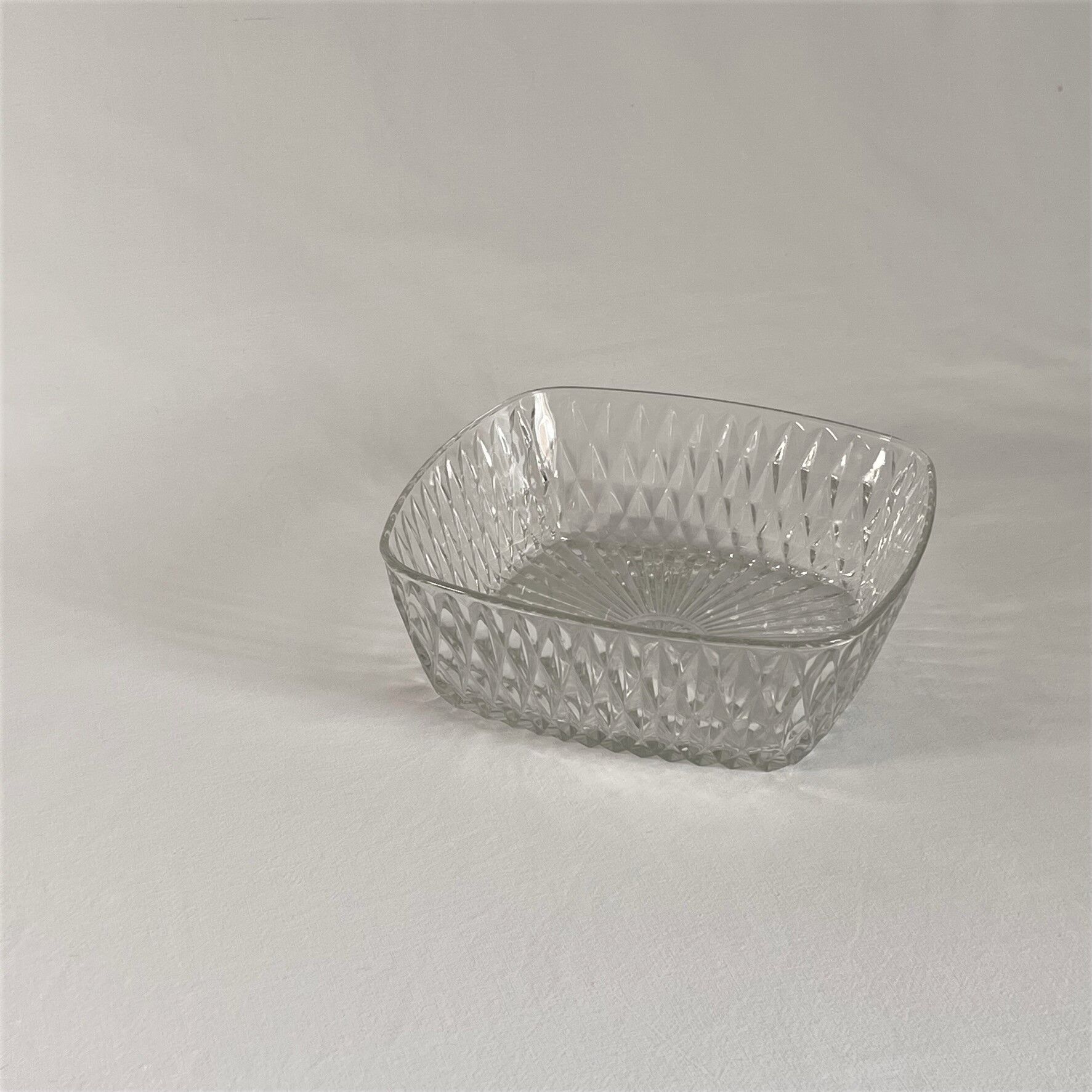 Square chiseled glass bowl