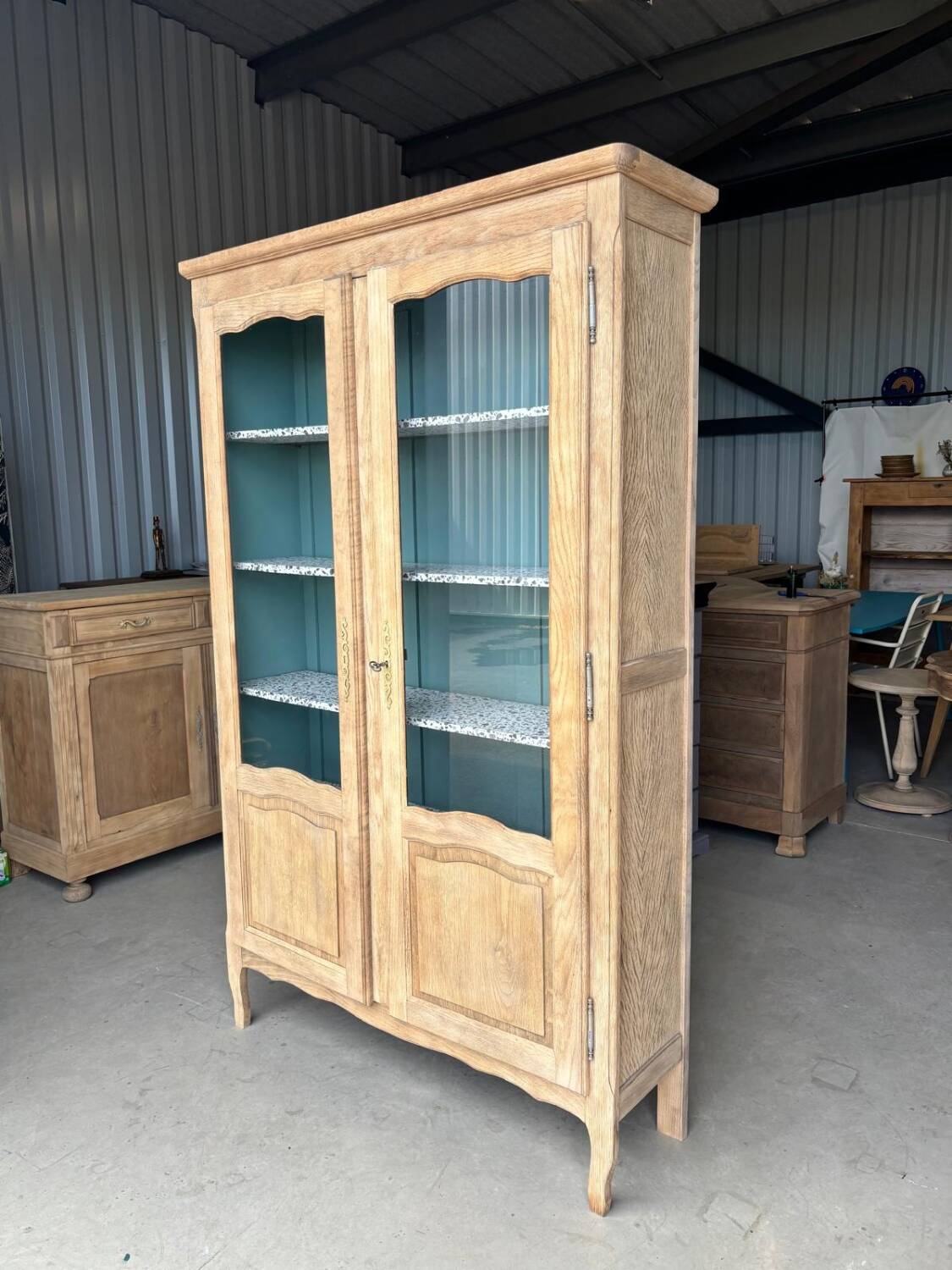 Jolie vitrine chêne revalorisée | Selency