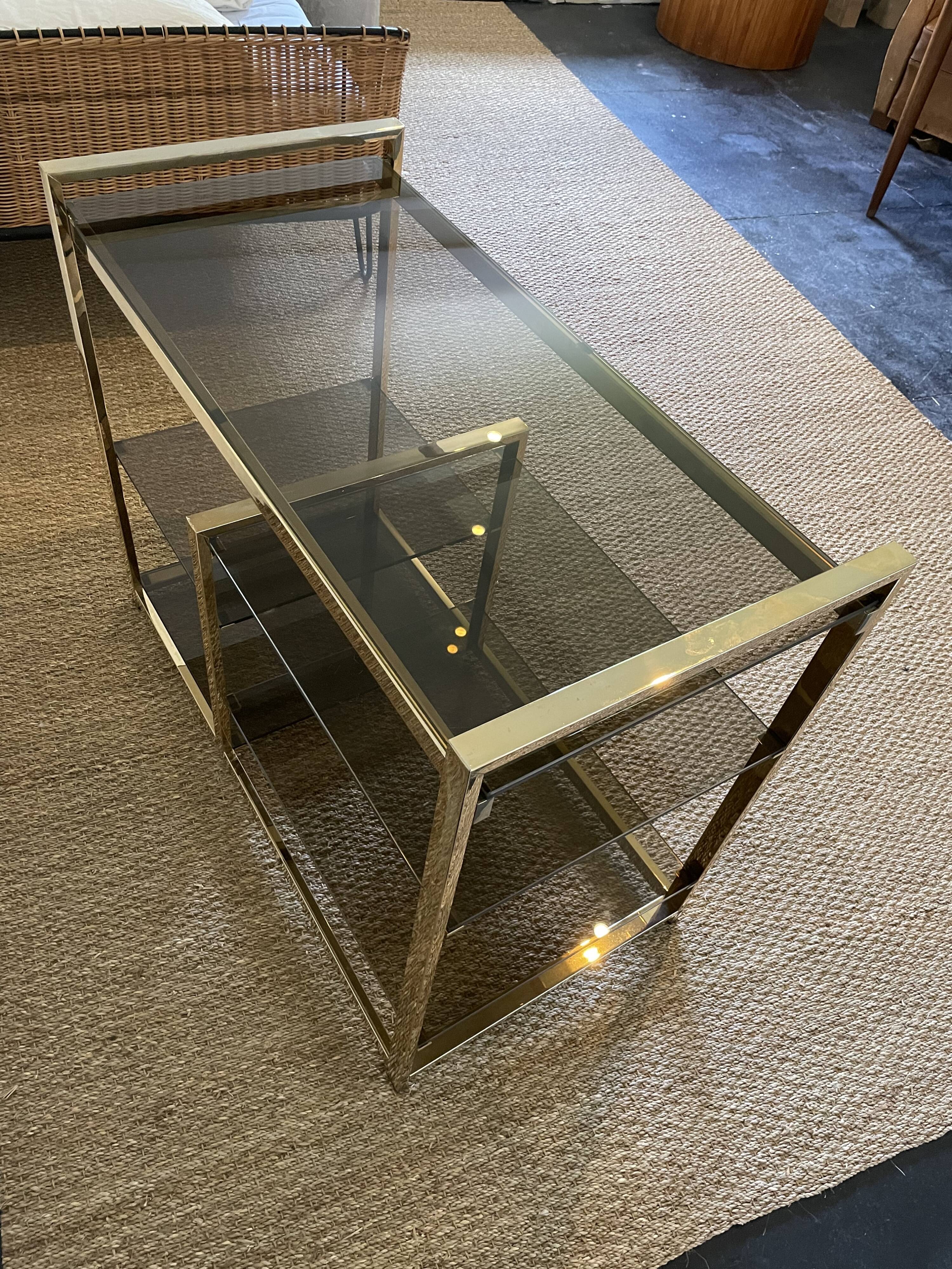 Low shelf gold metal design 70/80