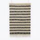Tapis kilim ethnique blanc et noir