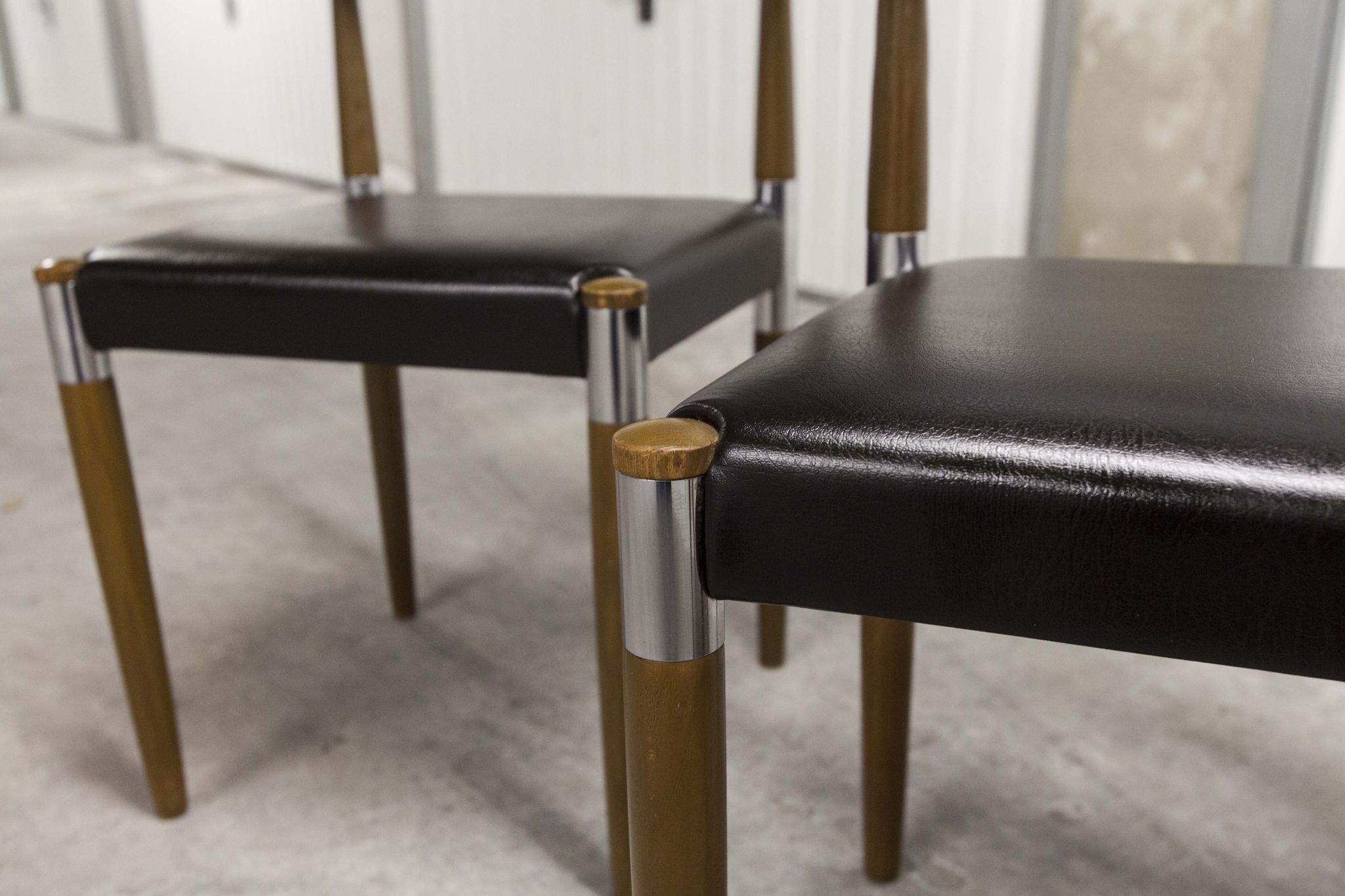 Lot of 4 Scandinavian chairs feet fused wood 60's