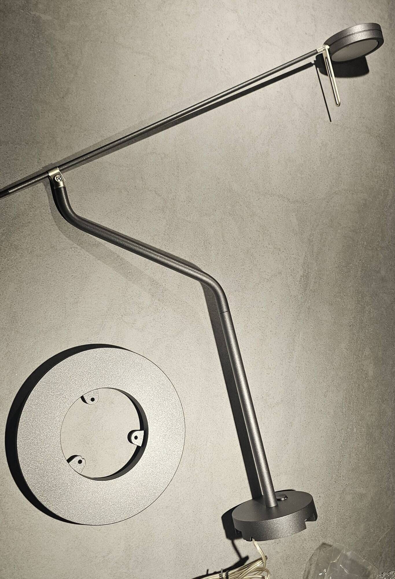 Fontana Arte Model 5474 – Table lamp designed by Norman Foster