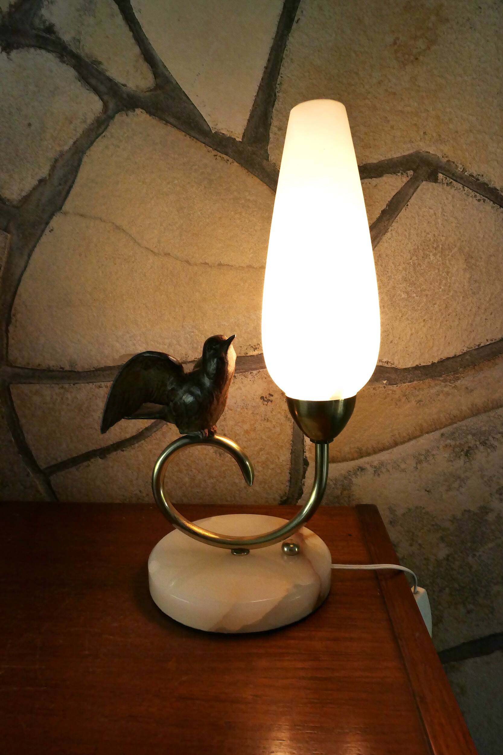 1940-50 perched bird lamp, alabaster, brass and regula
