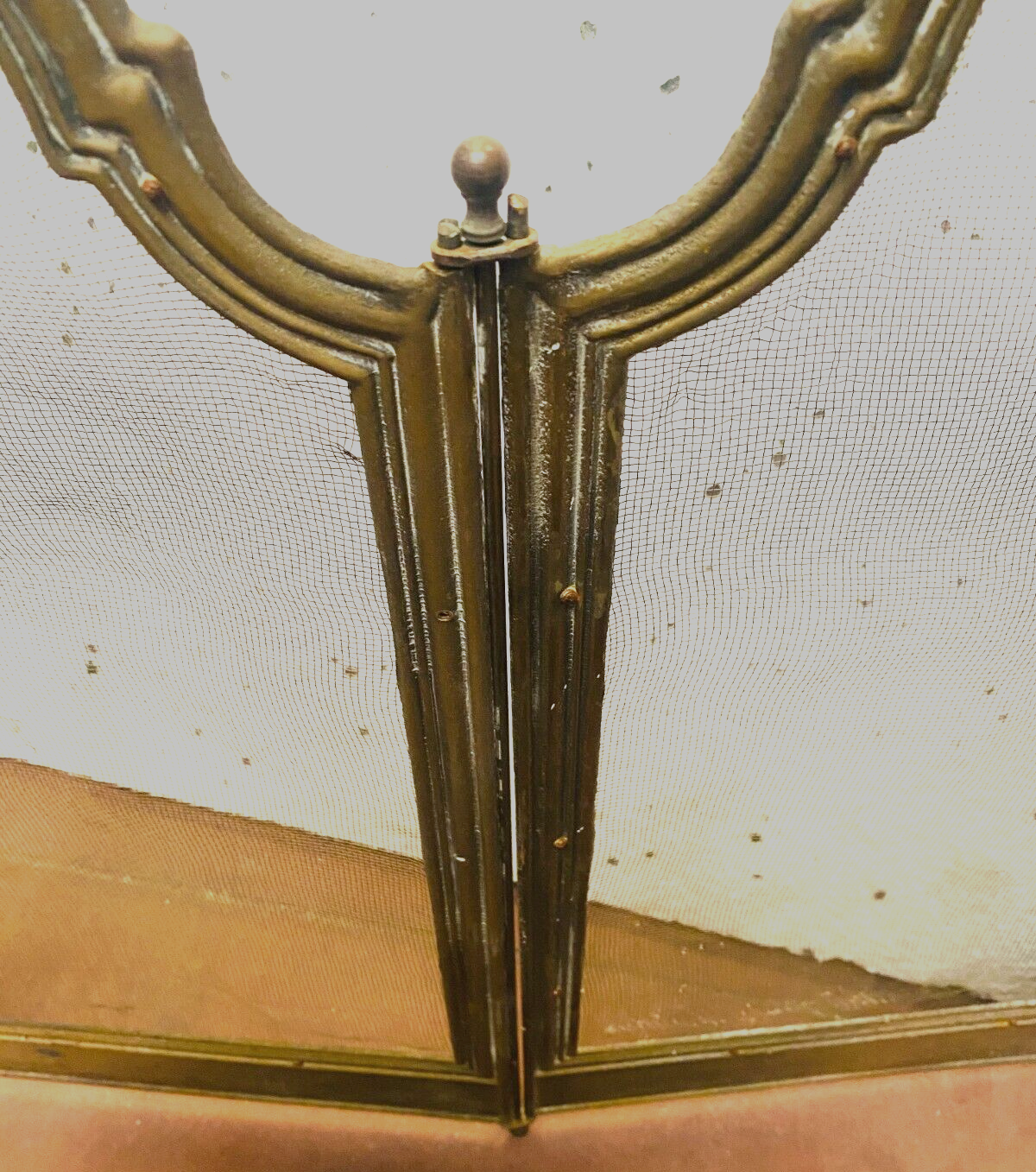 Spark screen has four sheets in brass and braided mesh XX century