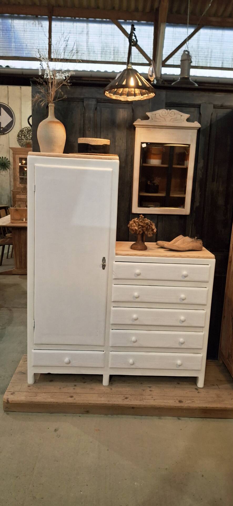 Asymmetrical wardrobe